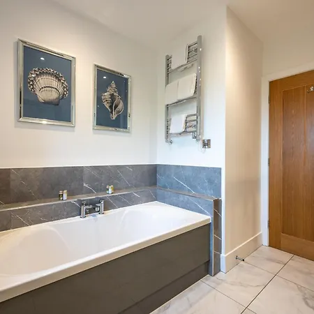 Holiday home 4 Bed In 83250