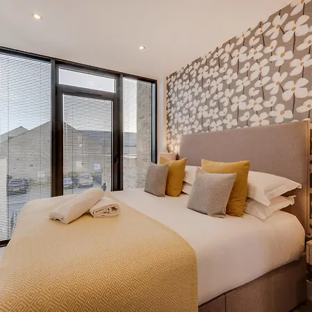 4 Bed In 83250