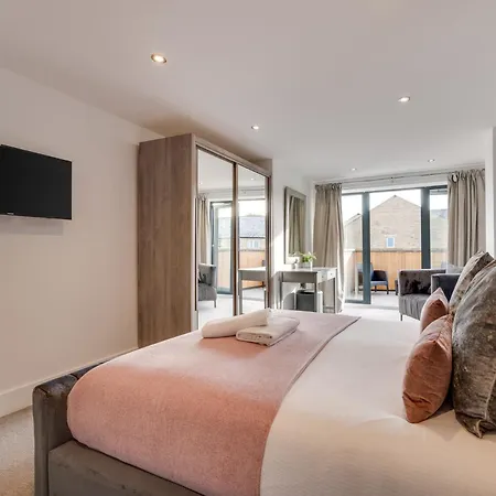 4 Bed In 83250